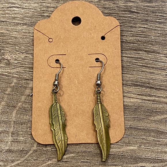 Jewelry - 🤩 NEW Unique Feather Brass Tone Boho Earrings